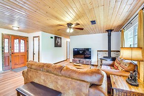 Sierra Serenity: Scenic Mtn Escape w/ Game Room