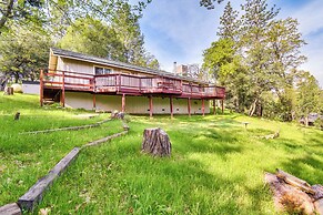 Sierra Serenity: Scenic Mtn Escape w/ Game Room