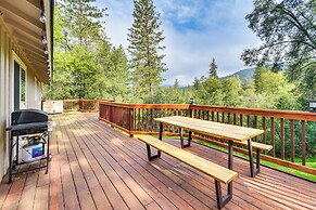 Sierra Serenity: Scenic Mtn Escape w/ Game Room