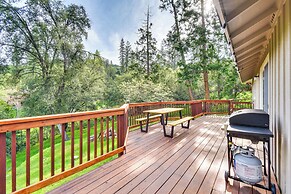 Sierra Serenity: Scenic Mtn Escape w/ Game Room