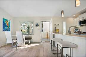 Ocean Views Beach Bikes Sunny Deck Steps 2 Sand