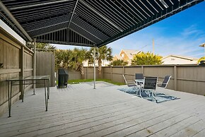 100 Steps to Sand Private Deck BBQ Beach Gear