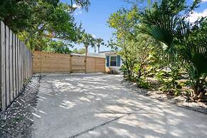 Heated Pool Mini Golf Walk to Beach Beach Gear