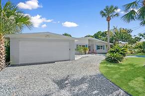 Heated Pool Mini Golf Walk to Beach Beach Gear