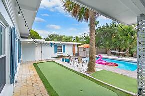 Heated Pool Mini Golf Walk to Beach Beach Gear