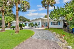 Heated Pool Mini Golf Walk to Beach Beach Gear