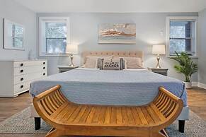 Heated Pool Mini Golf Walk to Beach Beach Gear