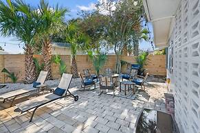 Heated Pool Mini Golf Walk to Beach Beach Gear