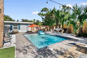 Heated Pool Mini Golf Walk to Beach Beach Gear