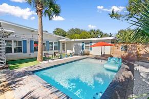 Heated Pool Mini Golf Walk to Beach Beach Gear