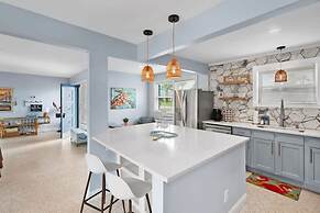 Heated Pool Mini Golf Walk to Beach Beach Gear