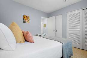 Heated Pool Mini Golf Walk to Beach Beach Gear