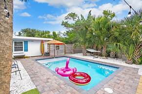 Heated Pool Mini Golf Walk to Beach Beach Gear