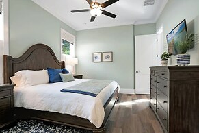 Downtown St Augustine Steps to Ice Plant Upscale