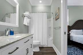 Downtown St Augustine Steps to Ice Plant Upscale