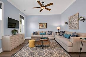 Downtown St Augustine Steps to Ice Plant Upscale