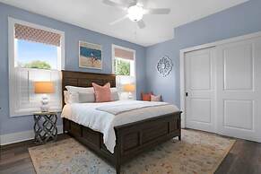 Downtown St Augustine Steps to Ice Plant Upscale