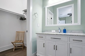 Downtown St Augustine Steps to Ice Plant Upscale