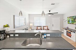 Just North of Downtown Fenced Yard BBQ Patio