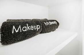 Just North of Downtown Fenced Yard BBQ Patio