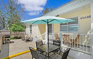 Just North of Downtown Fenced Yard BBQ Patio