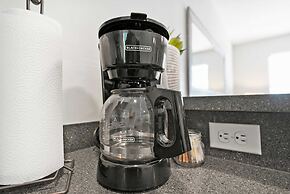 Just North of Downtown Fenced Yard BBQ Patio