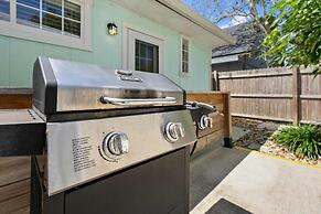 Just North of Downtown Fenced Yard BBQ Patio