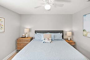 Just North of Downtown Fenced Yard BBQ Patio