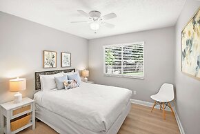 Just North of Downtown Fenced Yard BBQ Patio