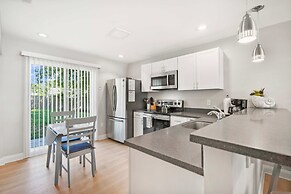 Just North of Downtown Fenced Yard BBQ Patio