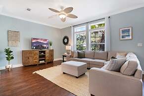 Heated Pool Beach Patio Lounge Near Downtown