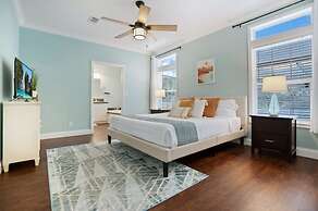 Heated Pool Beach Patio Lounge Near Downtown