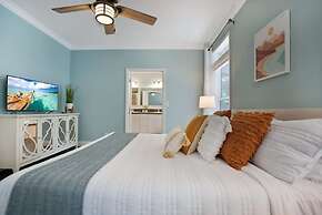 Heated Pool Beach Patio Lounge Near Downtown