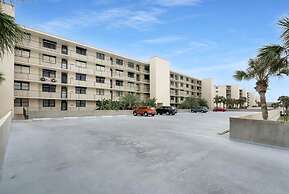 Oceanfront Pool Beach Gear Tennis Smart TVs