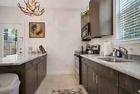 Hot Tub Propane BBQ Downtown St Aug Parking