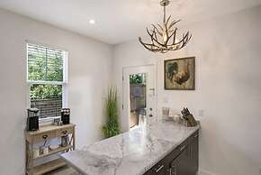 Hot Tub Propane BBQ Downtown St Aug Parking