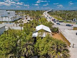 Marvelous Mermaid Beach Bungalow Dog-friendly