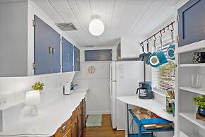 Marvelous Mermaid Beach Bungalow Dog-friendly