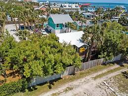 Marvelous Mermaid Beach Bungalow Dog-friendly