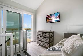 Oceanfront Blissful Sunrises Beach Gear BBQ