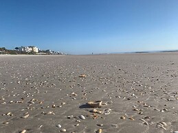 Oceanfront Blissful Sunrises Beach Gear BBQ