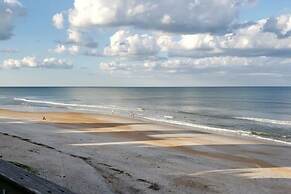 Oceanfront Blissful Sunrises Beach Gear BBQ