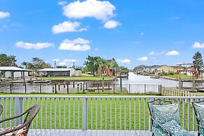 Canal Home Dock BBQ Walk to Beach Fishing