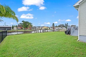 Canal Home Dock BBQ Walk to Beach Fishing