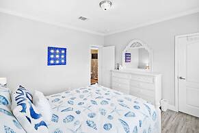 Canal Home Dock BBQ Walk to Beach Fishing