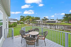 Canal Home Dock BBQ Walk to Beach Fishing