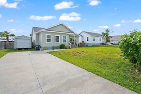 Canal Home Dock BBQ Walk to Beach Fishing