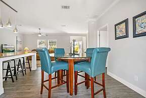 Canal Home Dock BBQ Walk to Beach Fishing