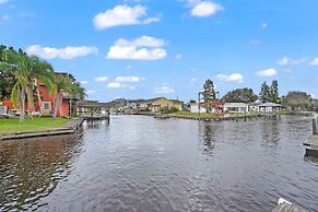 Canal Home Dock BBQ Walk to Beach Fishing