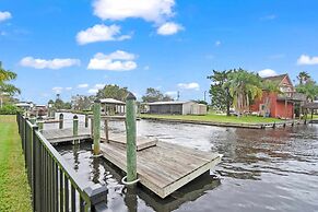 Canal Home Dock BBQ Walk to Beach Fishing